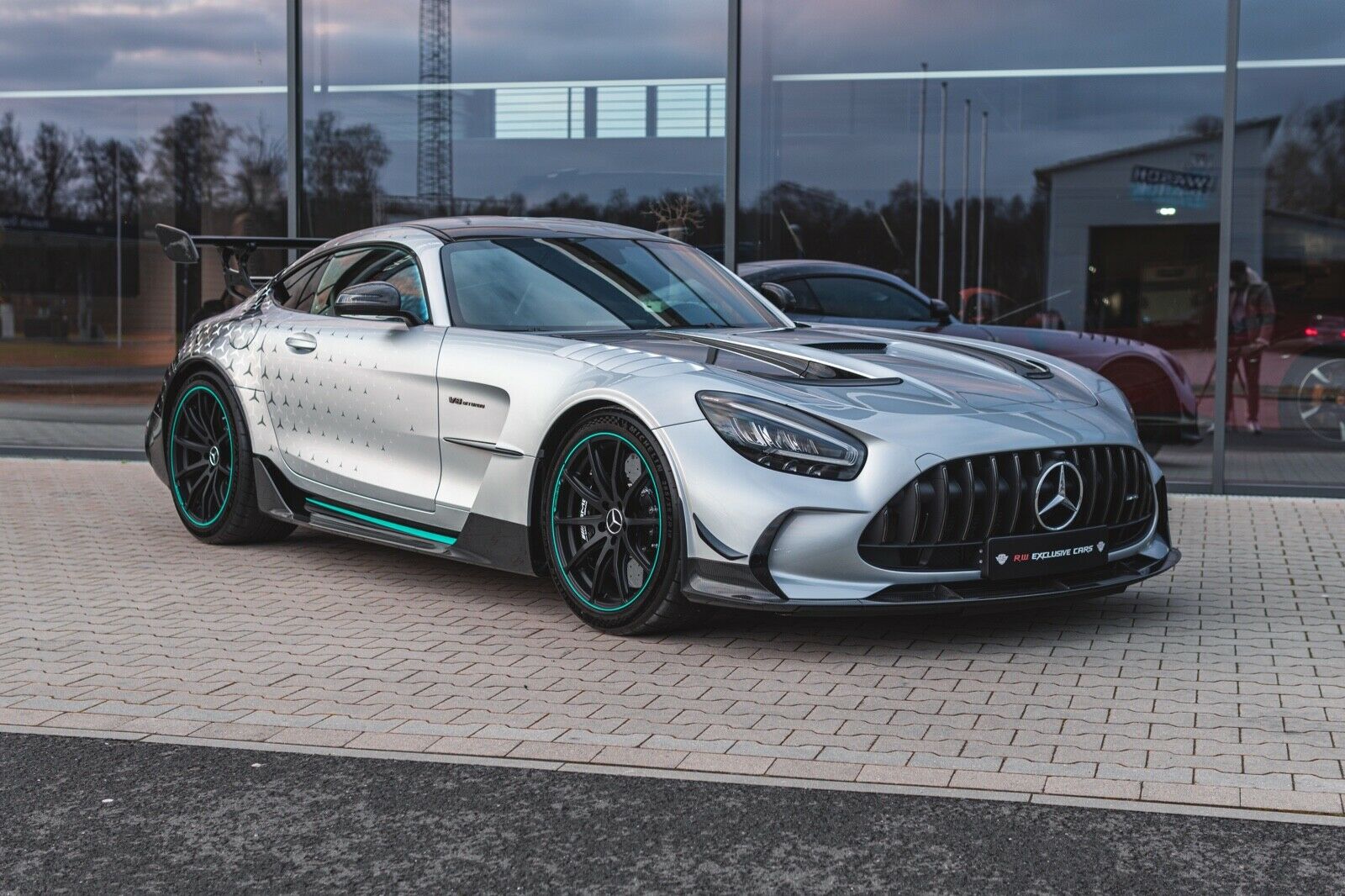 One Mercedes GT