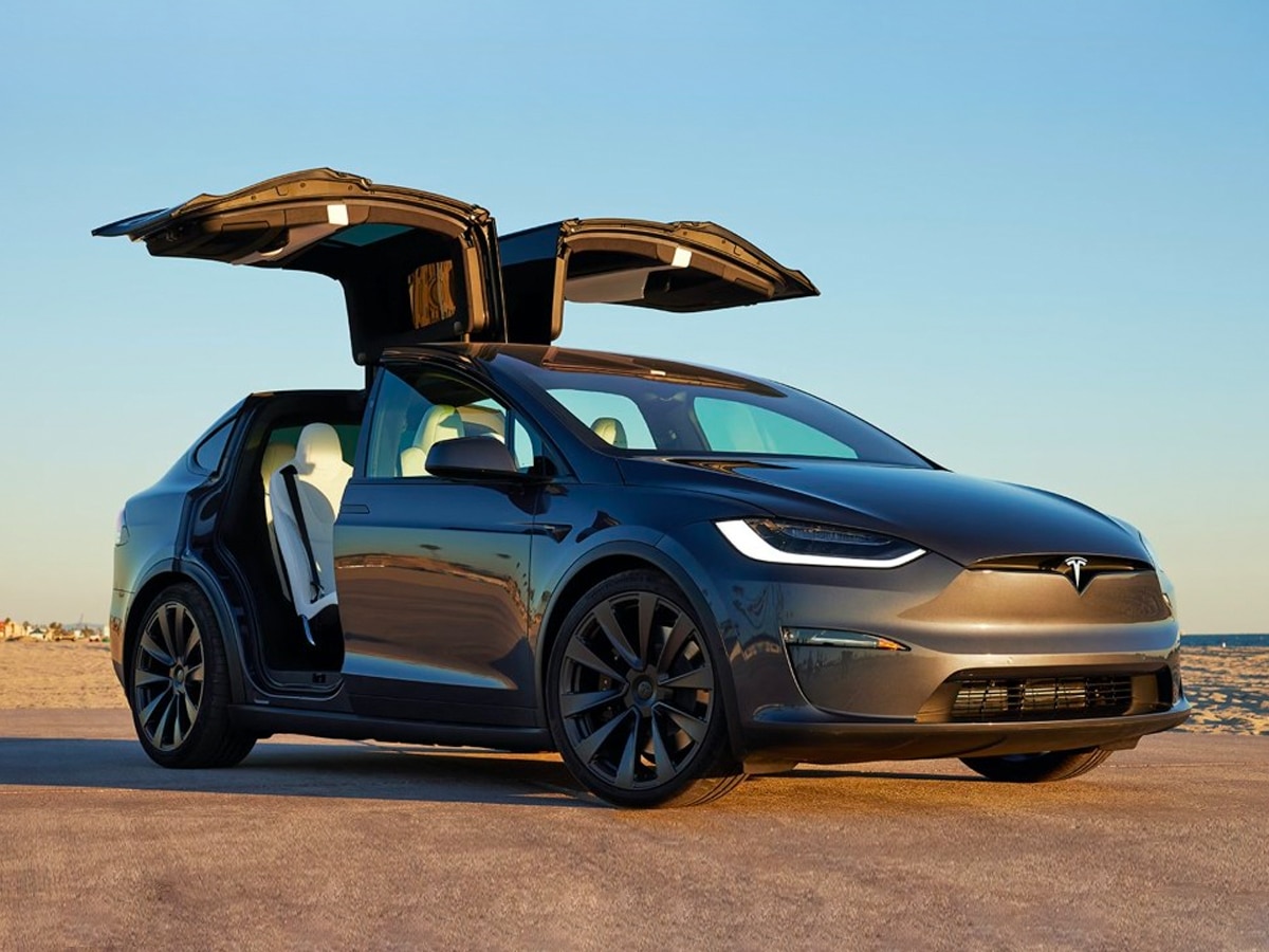 Tesla model X plaid