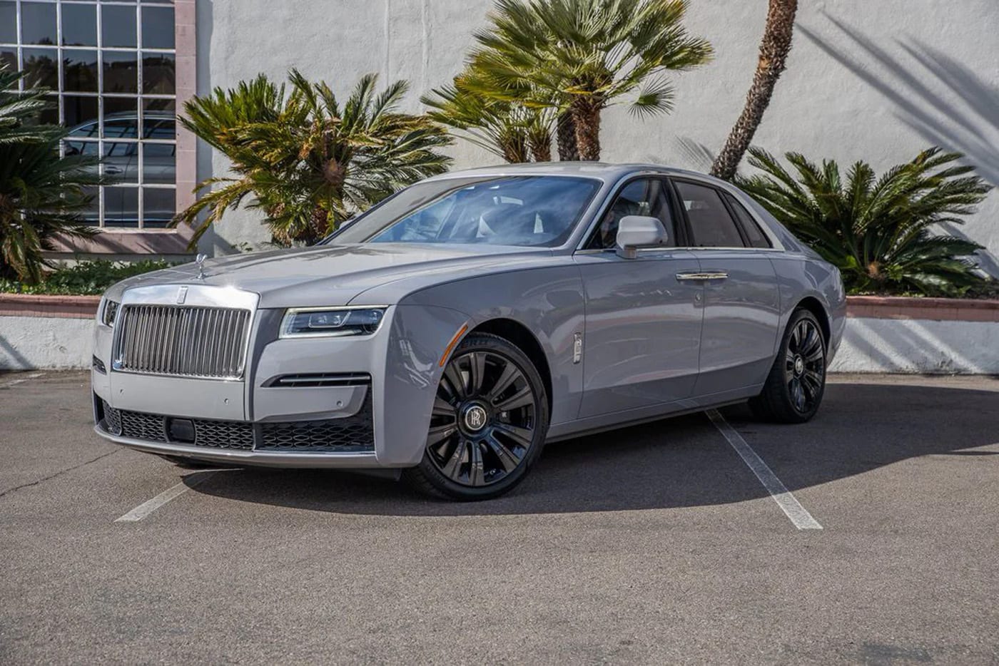 gray Rolls-Royce ghost